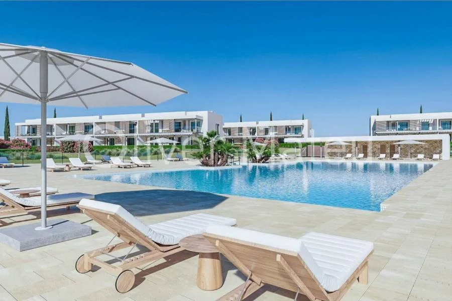 New-build penthouse with private solarium