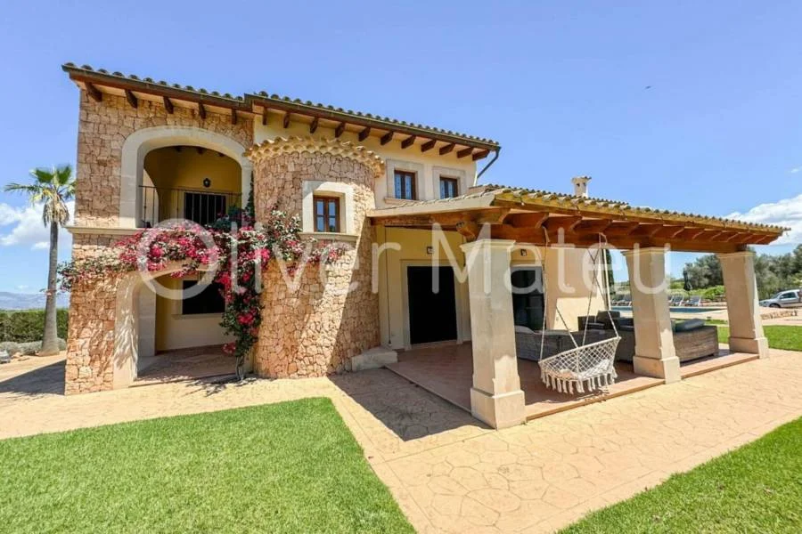 Villa con licencia ETV y casas de invitados