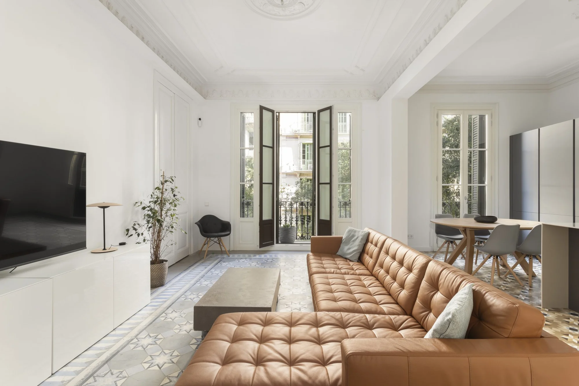 Renovated Eixample home, three bedrooms