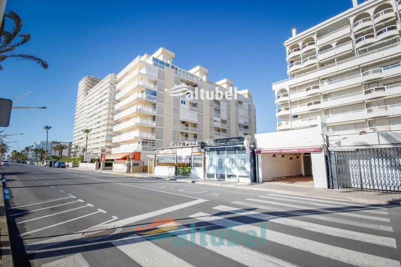Seafront commercial premises with private terrace