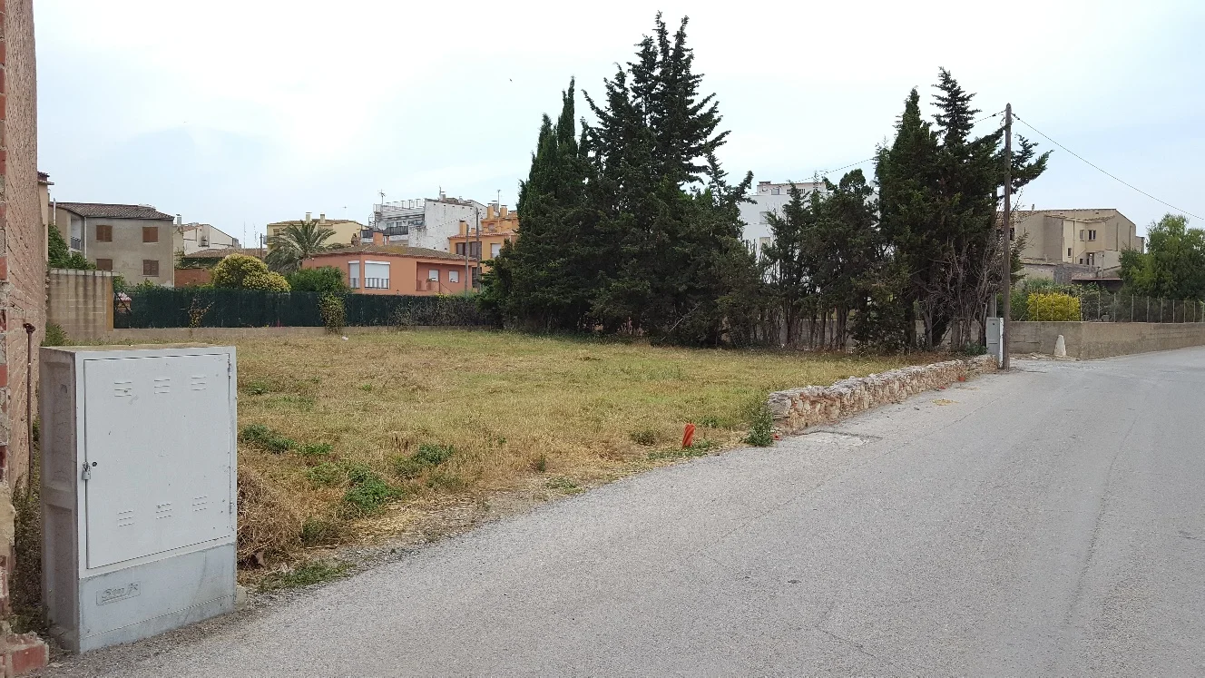 Parcela urbana con potencial residencial