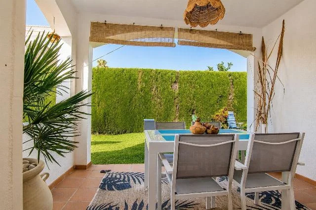 Renovated corner townhouse with garden