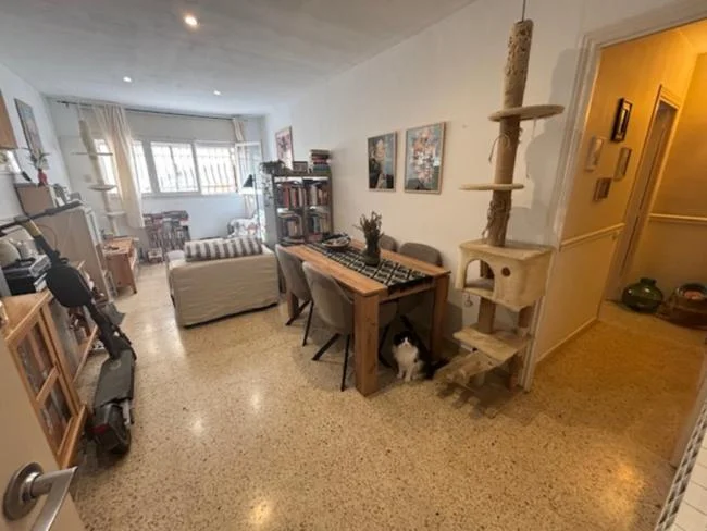 Protected ground-floor flat, 3 bedrooms