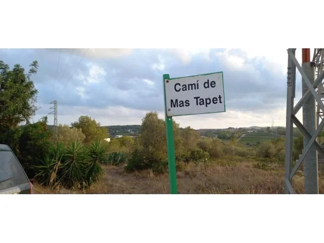 Large rural plot near Vilanova