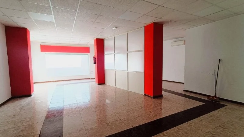 Local comercial a pie de calle, 156 m²