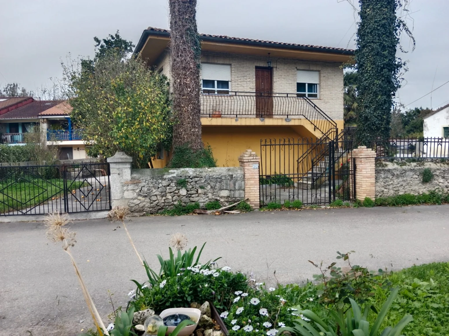 Independent house with private garden