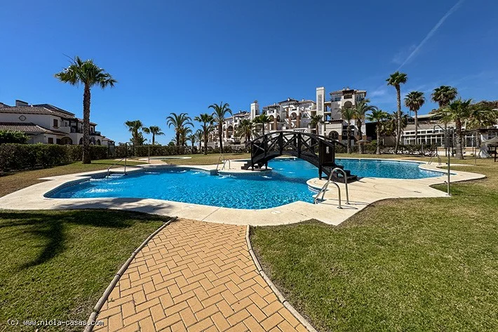 Apartamento en planta baja con gran terraza privada