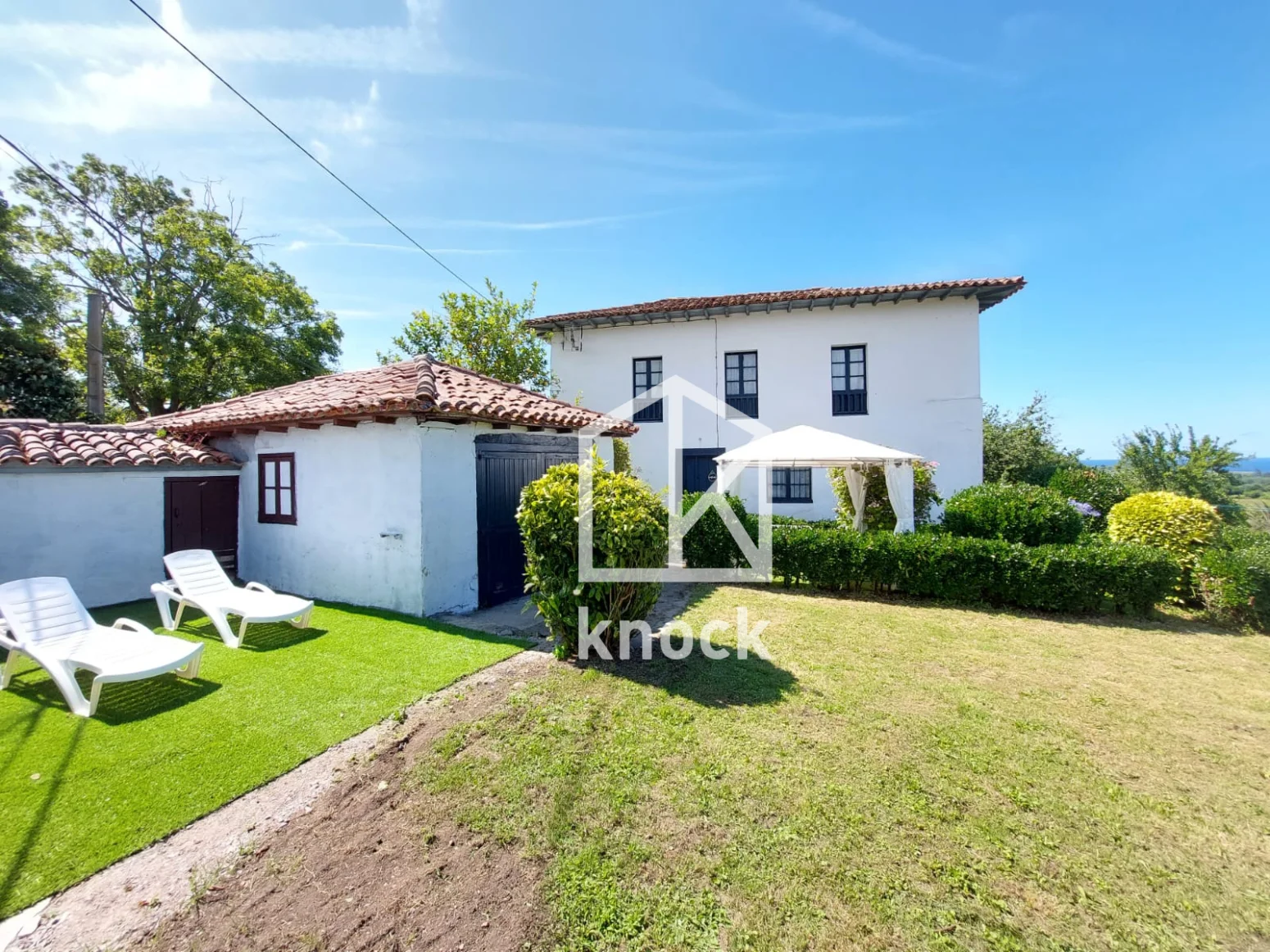 Historic coastal house with holiday licence