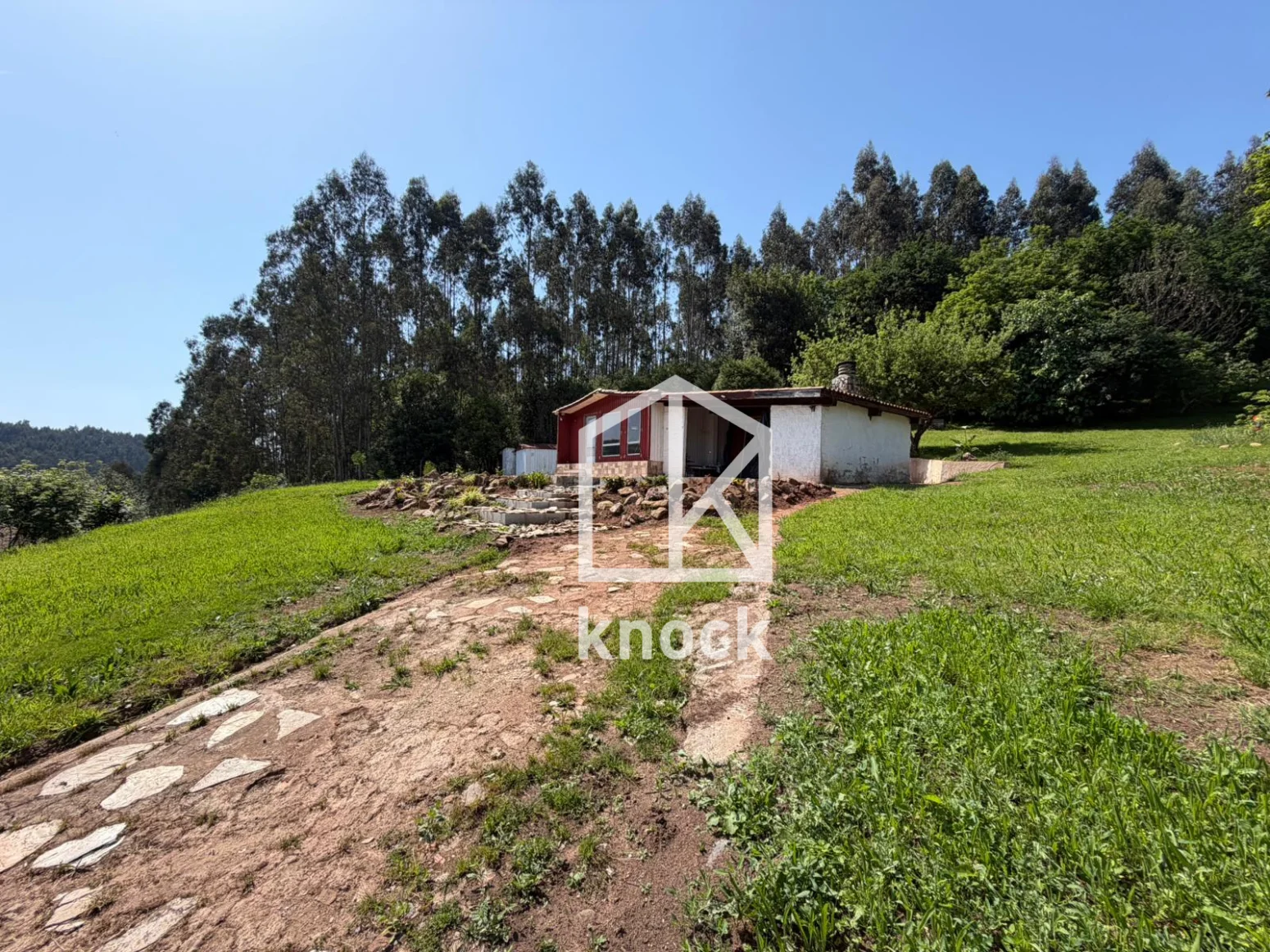 Asturias finca with renovation potential