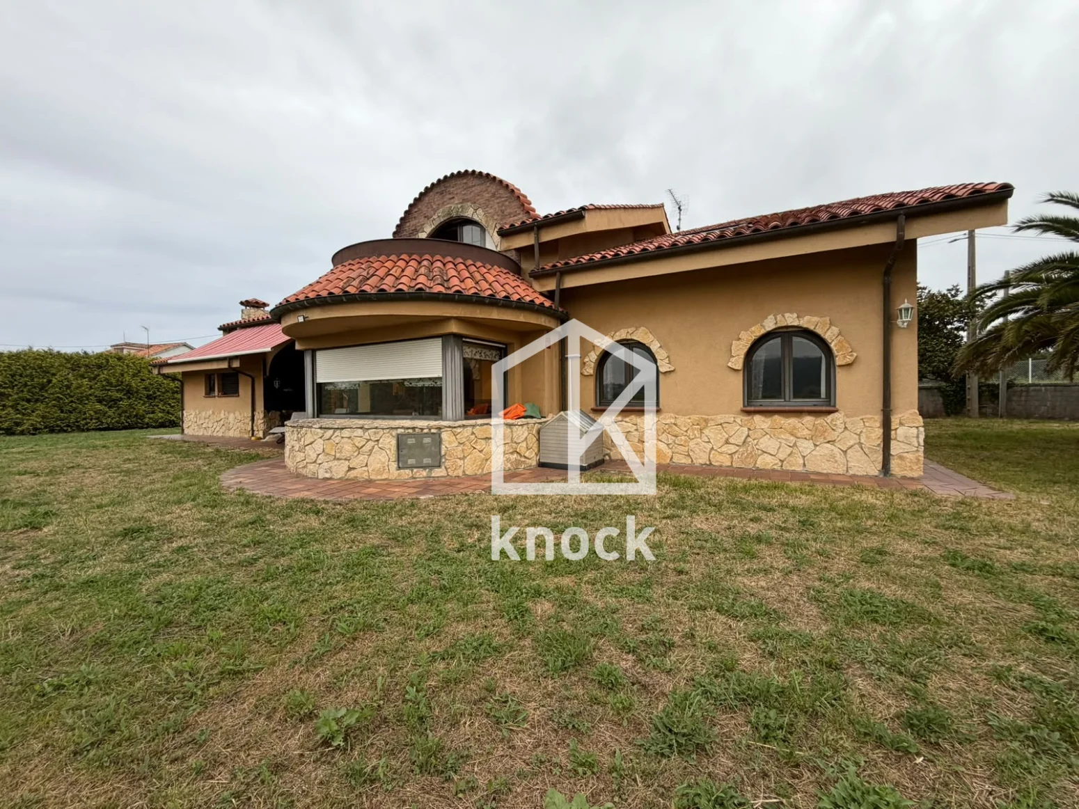 Casa asturiana con piscina y gran parcela
