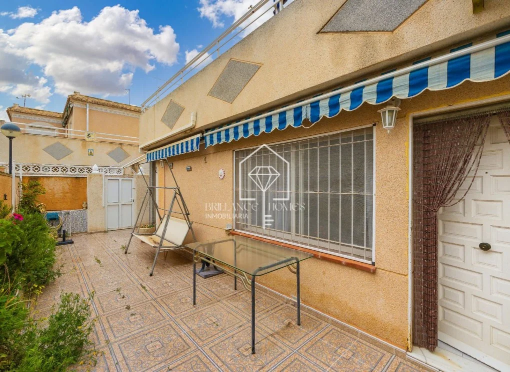 Adosado amueblado en Torrevieja, 4 dormitorios