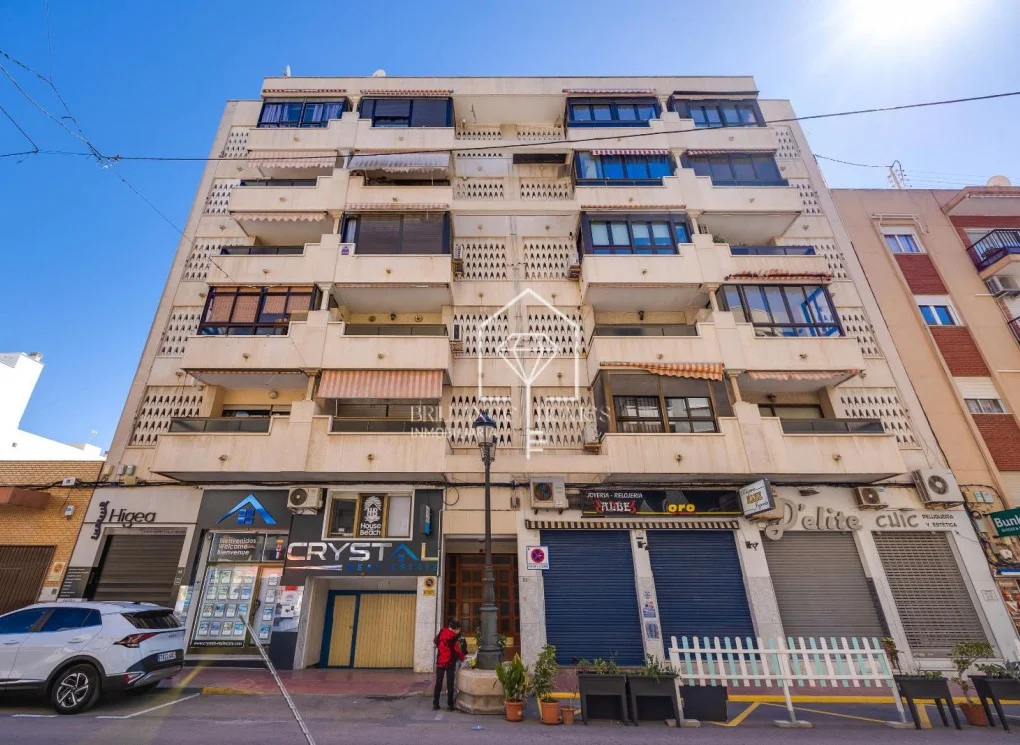 Amplio apartamento de cuatro dormitorios cerca de la playa