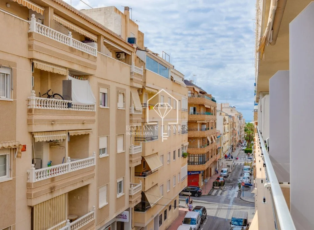 Piso de tres dormitorios cerca del mar