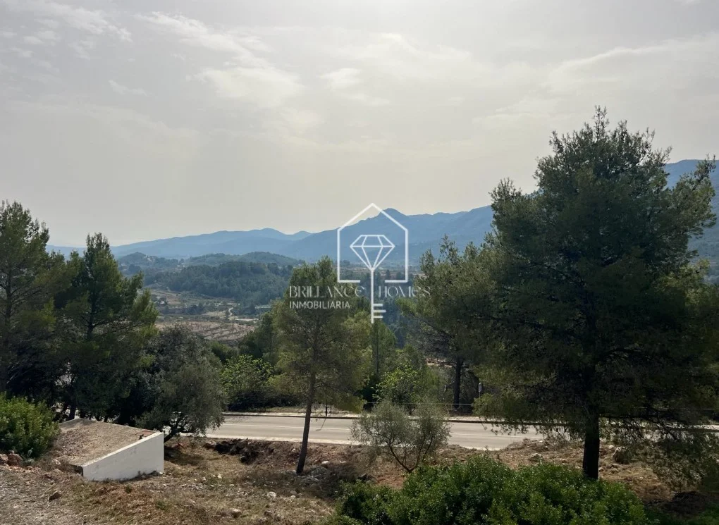 Parcela comercial edificable en Benigembla