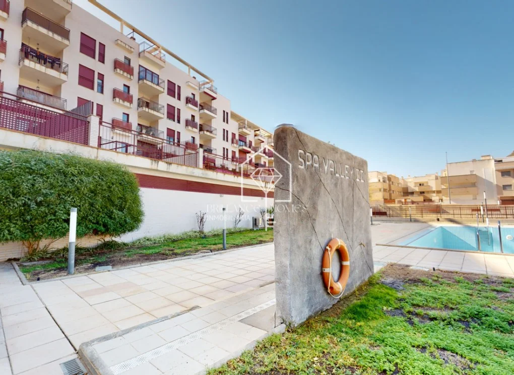 New-build apartment with resort amenities