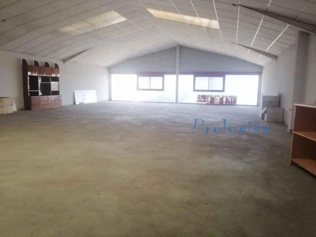 Nave industrial de dos plantas, 536 m²