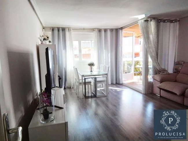 Piso reformado en Móstoles con terraza y garaje