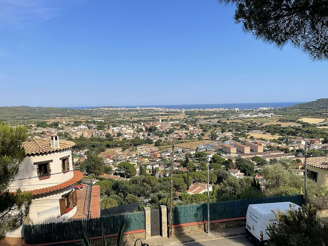 Parcela en Calonge con vistas al mar