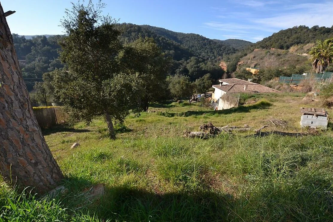 Buildable plot with mountain views