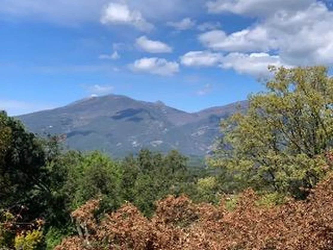 Solar en pendiente cerca de Sant Celoni