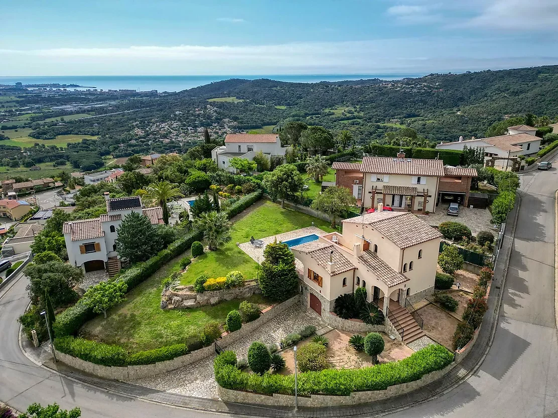 Costa Brava chalet with private pool