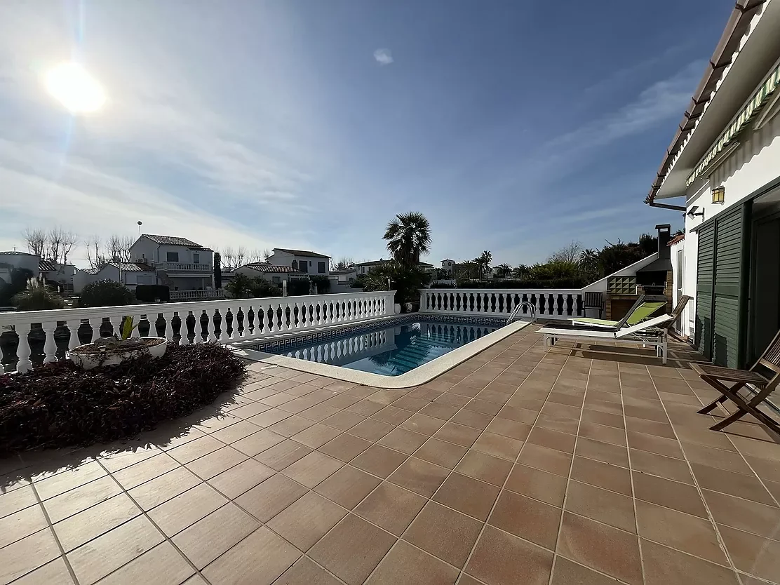 Canal-side house with private pool
