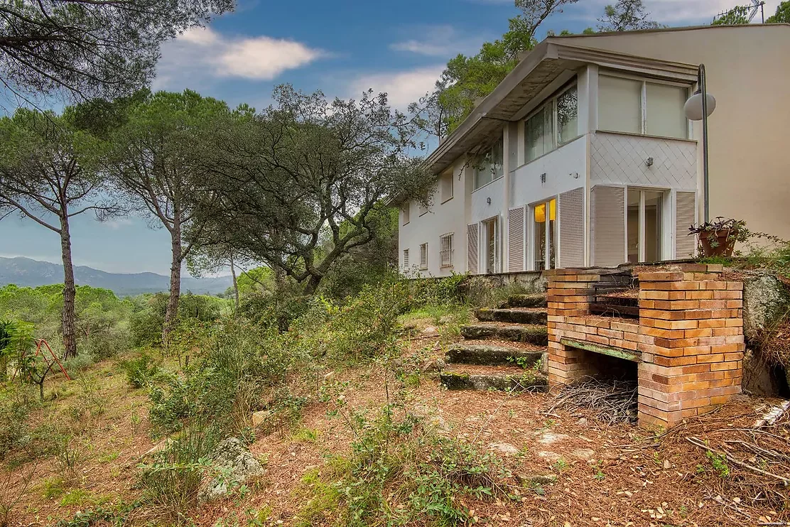 Chalet de arquitecto con jardín privado