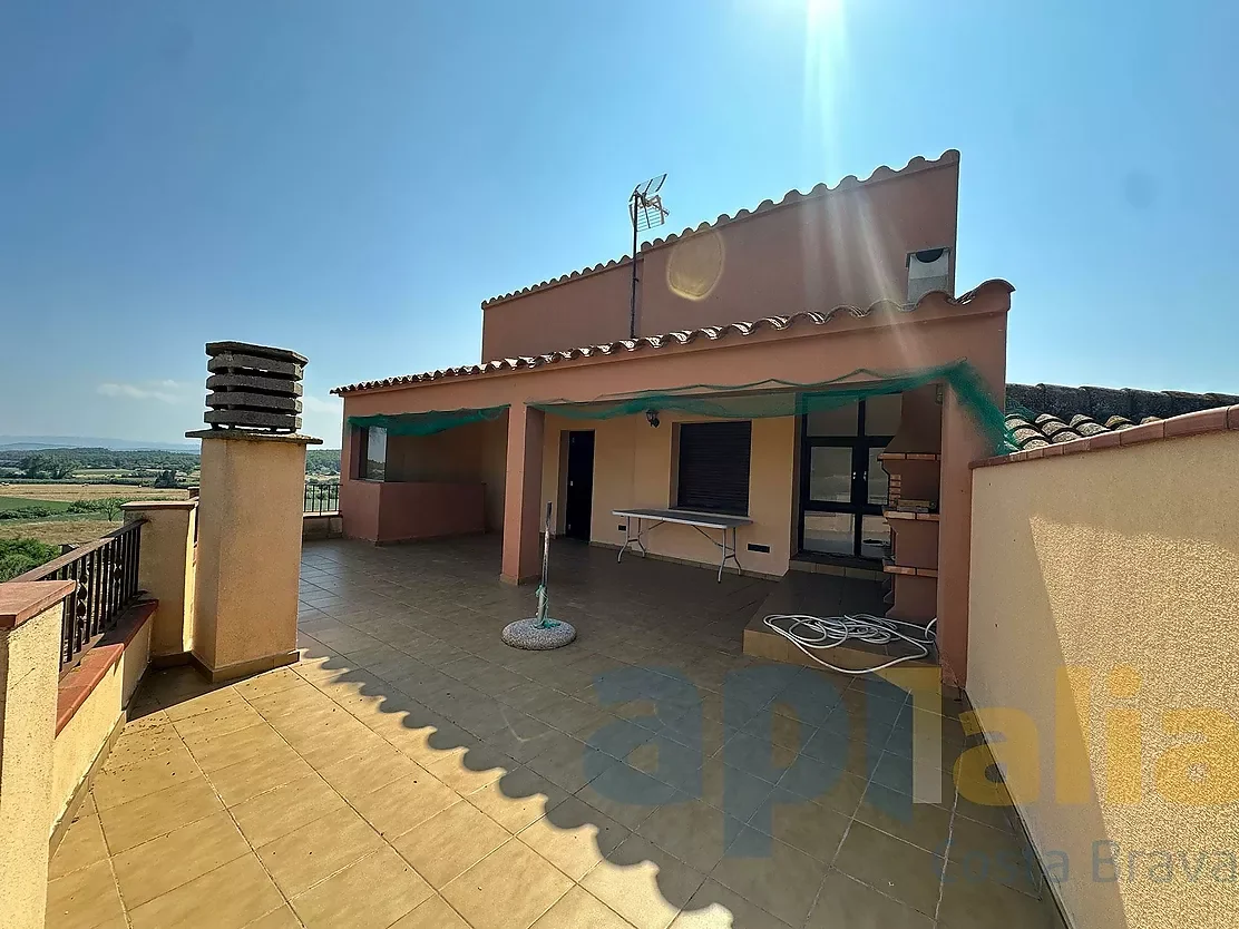 Character house in Les Olives, five bedrooms