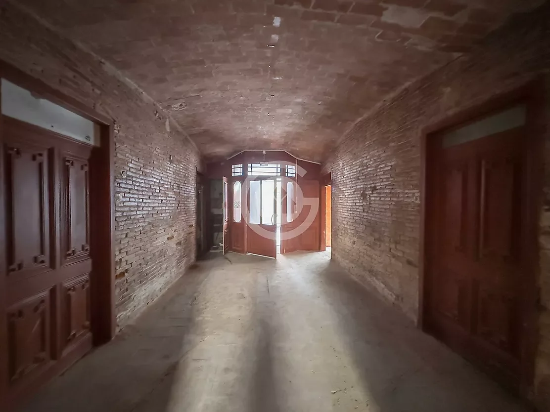 Central Palafrugell house, 290 m² renovation