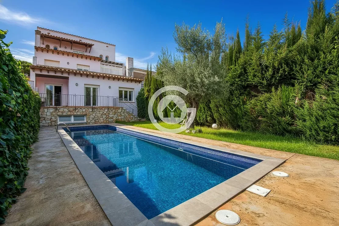 Spacious Palafrugell house with private pool