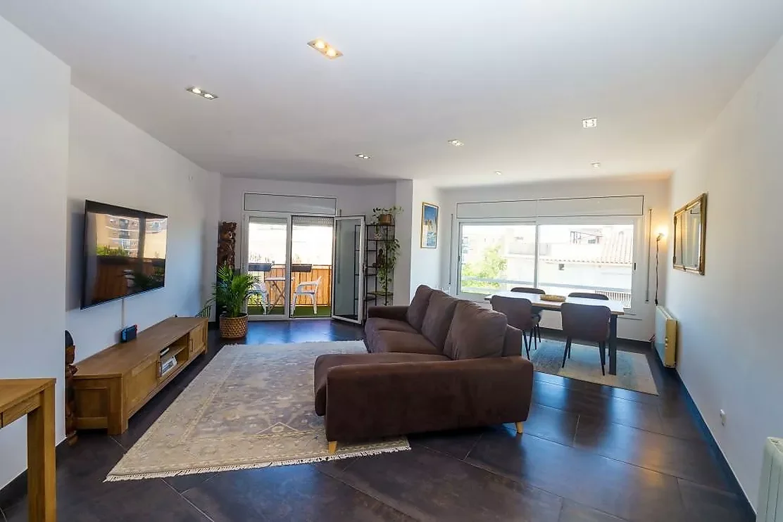 Central Santa Cristina flat, 3 bedrooms
