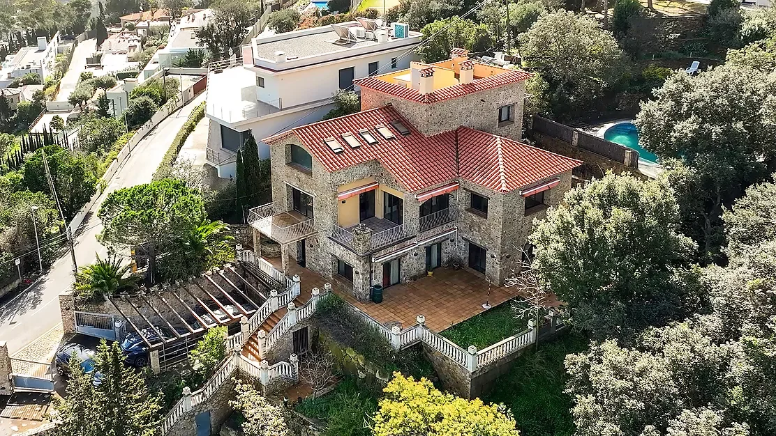 Begur villa with Illes Medes views
