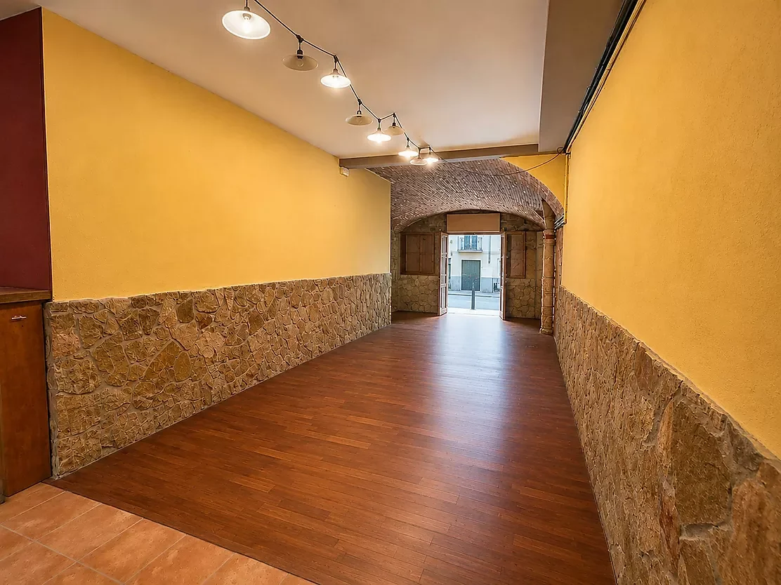 Local comercial céntrico en Palamós, 158 m²