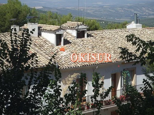 Chalet reformado en Cazorla con siete dormitorios