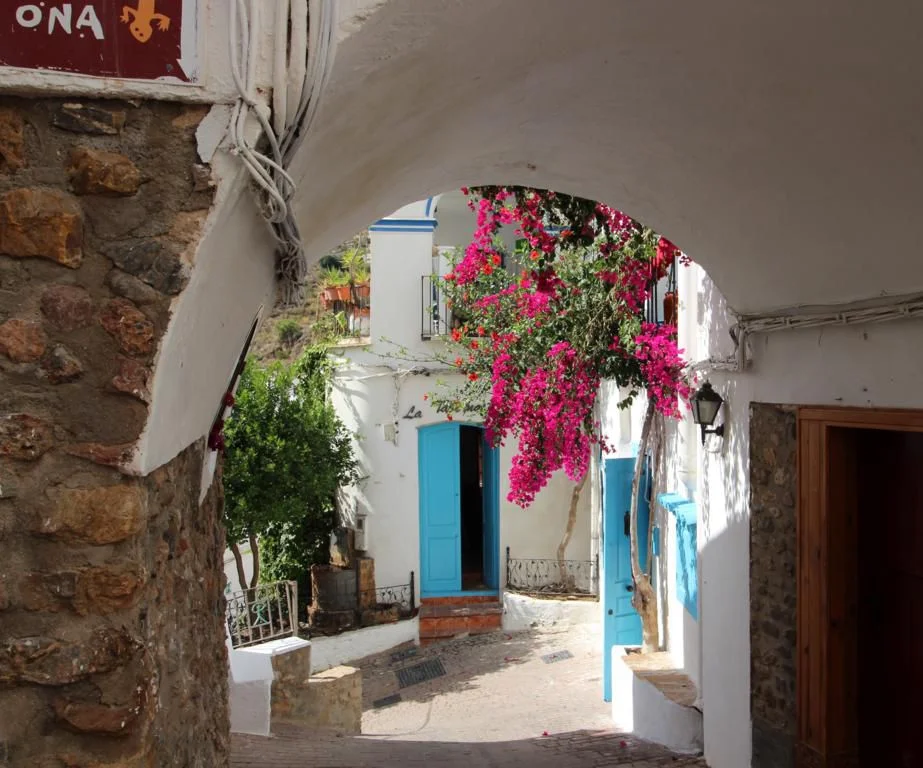 Edificio histórico en Mojácar con vistas al mar