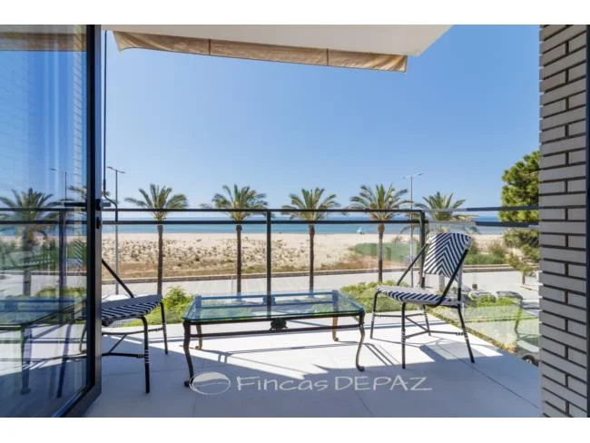Apartamento con vistas al mar y tres dormitorios en Calafell