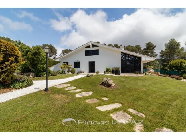 Chalet independiente con espacio adaptable