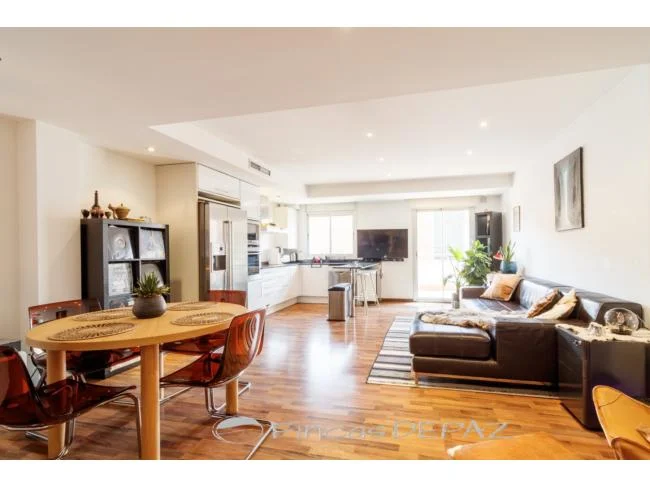 Baixador duplex with two terraces