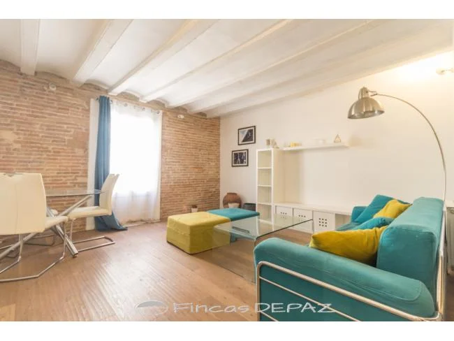 Barri Gòtic flat, two-bedroom character