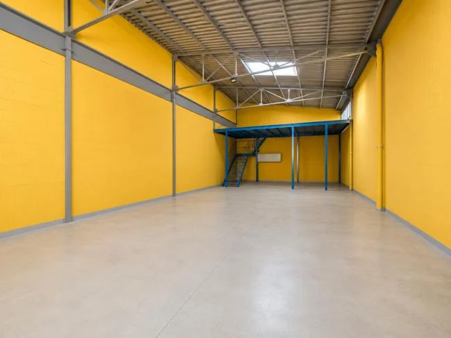 Nave industrial en Salt, 214 m²