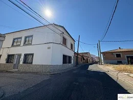 Casa de cuatro dormitorios en Polán