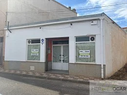 Street-front commercial unit, 180 m²