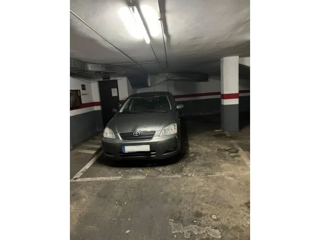 Parking cerrado en Sants, 32 m²