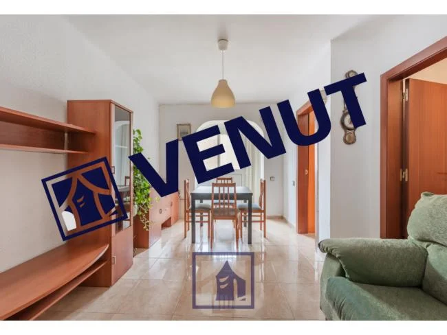 Bright Centre flat, three bedrooms
