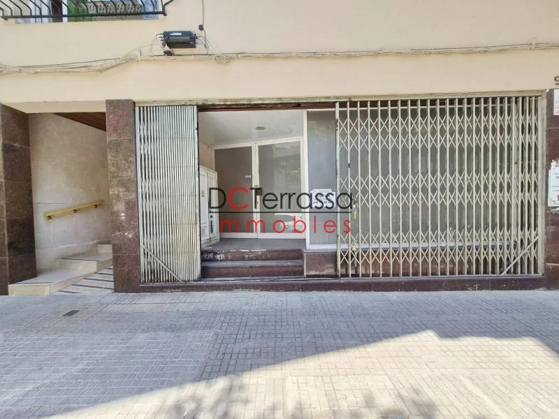 Local comercial en Can Aurell, 305 m²