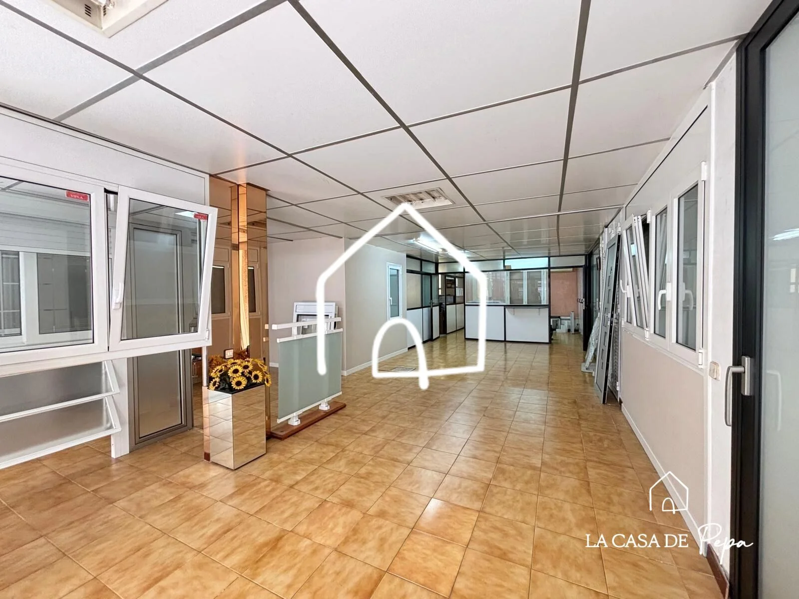 Central Viladecans commercial unit, 109 m²