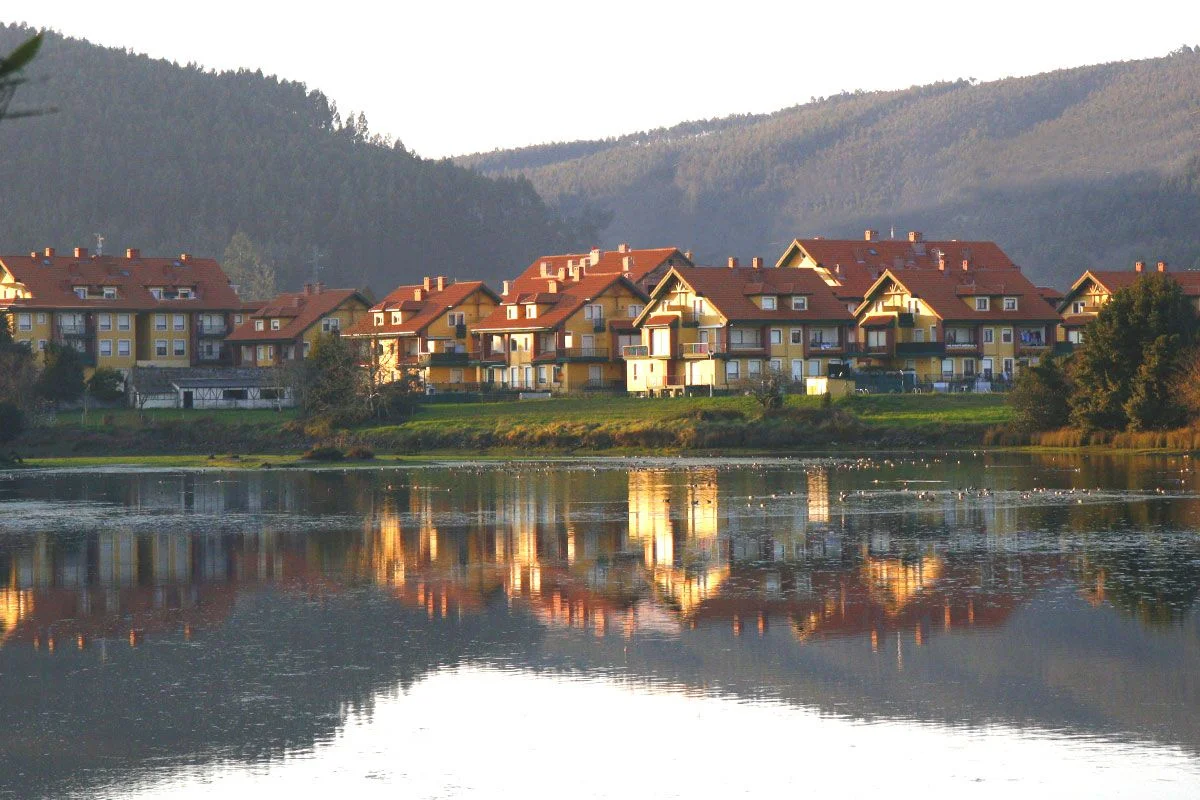 Central duplex penthouse with marsh views