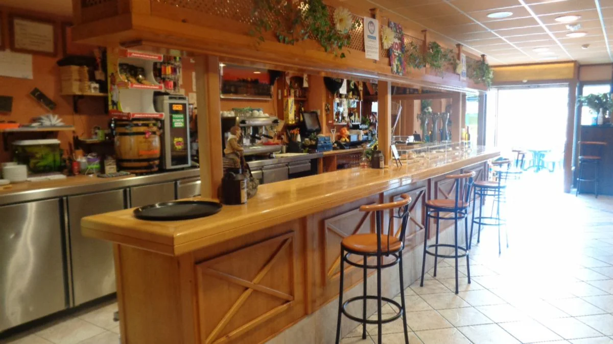 Equipped seaside restaurant with terrace
