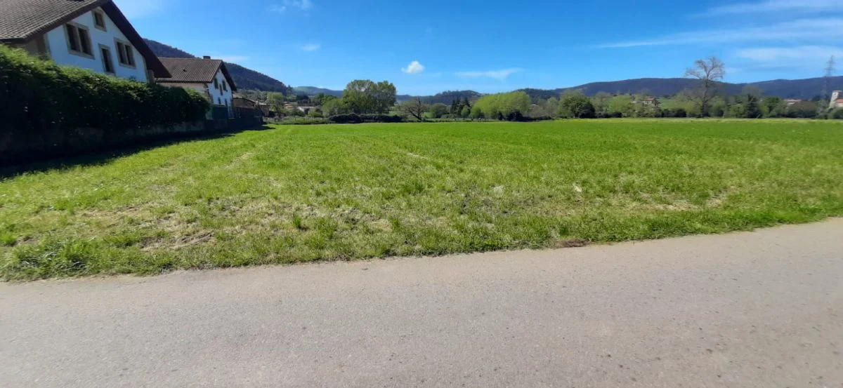 Development plot near Gama