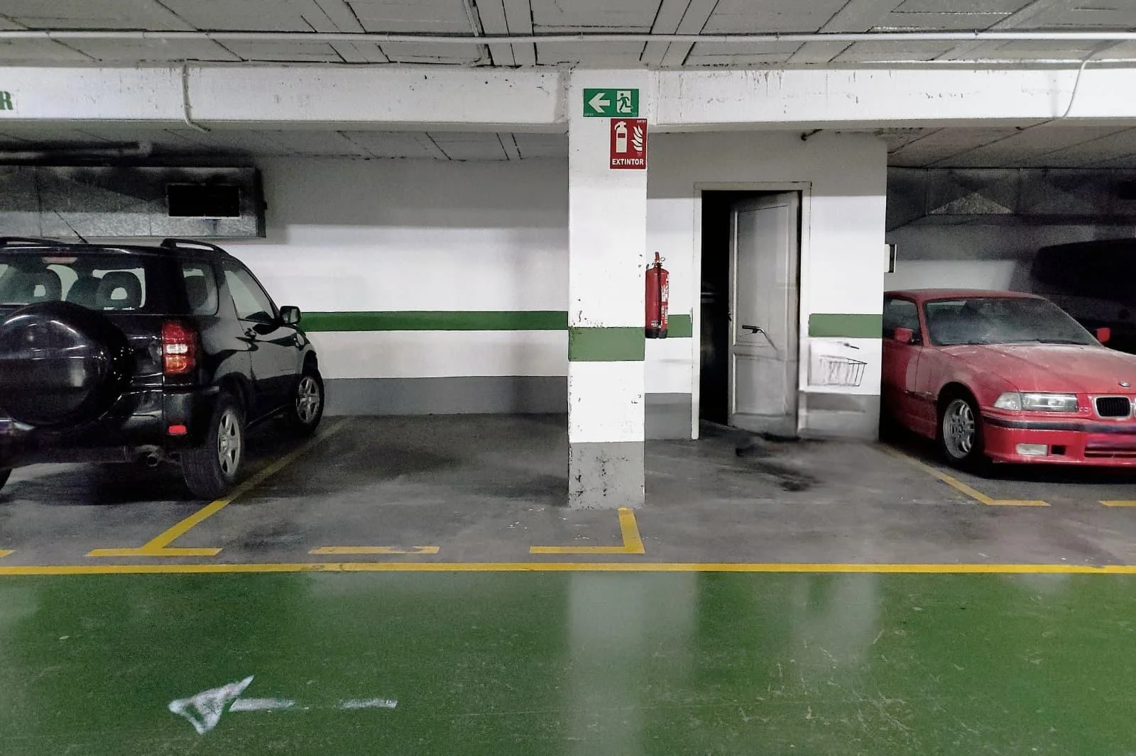Large-car garage in Albors, 30 m²